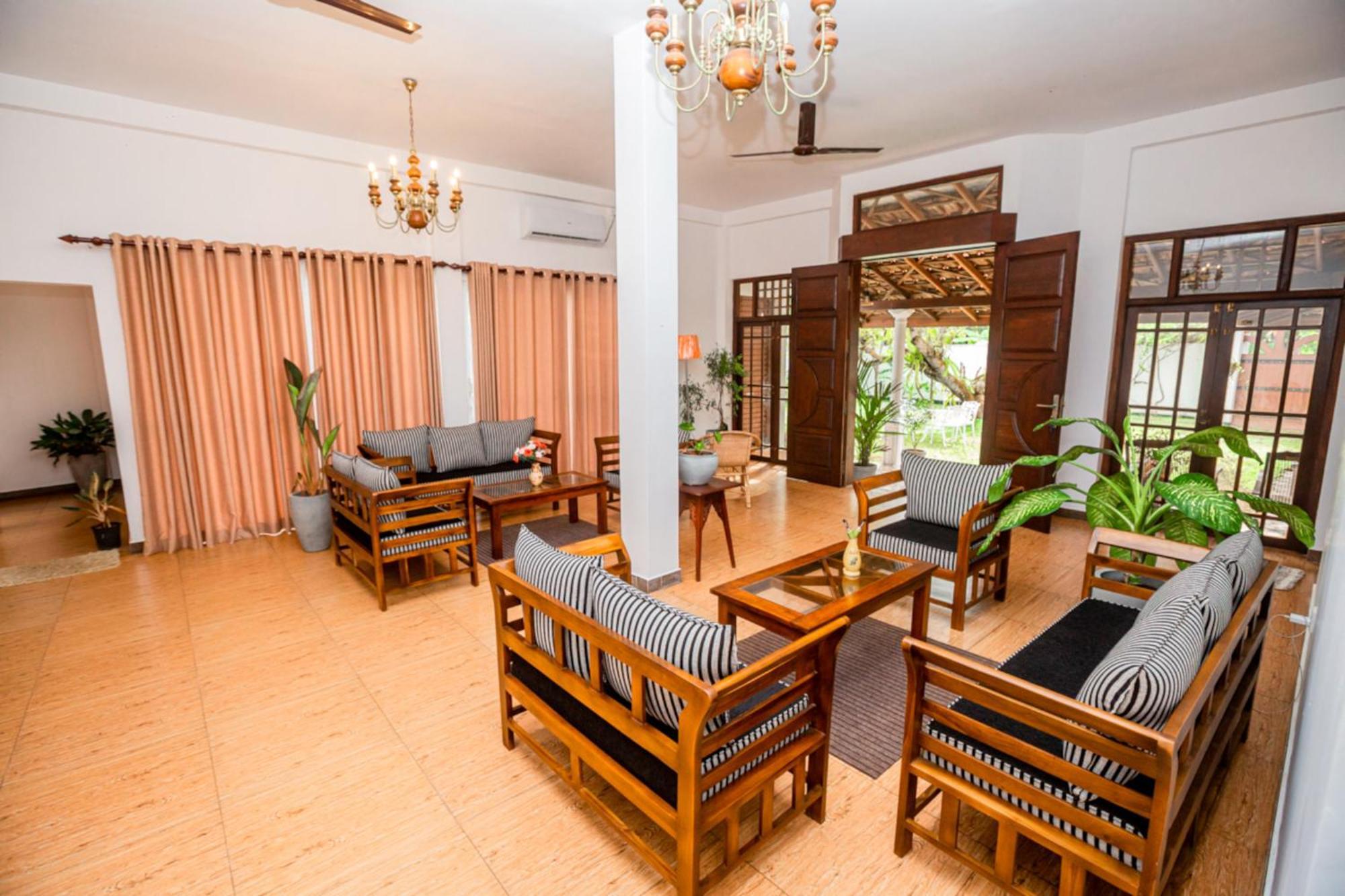 Nibbana Mirissa Hotel Exterior photo